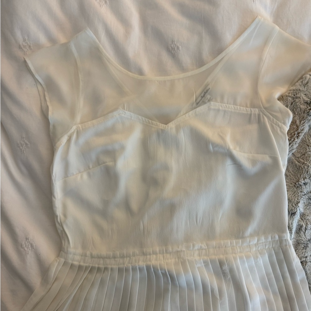 American Eagle Outfitters White Pleated Zipper Back Blouse